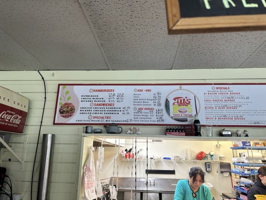Ty's Hamburgers by null