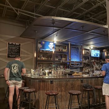 DRY 85 - Bar area - Bars Near Me - Annapolis, Maryland