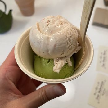 Jolly's Old-Fashioned Teas Cream - Strawberry Hibiscus & Vanilla Matcha - 2 Mini Scoops - Ice Cream & Frozen Yogurt Near Me - Belmont, California Jolly's Old-Fashioned Teas Cream - Strawberry Hibiscus & Vanilla Matcha - 2 Mini Scoops - Ice Cream & Frozen Yogurt Near Me - Belmont, California