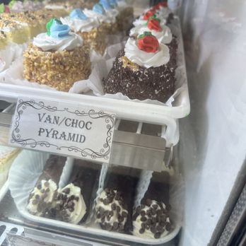 Chimirri's Italian Pastry Shoppe - Bakeries Near Me - Wethersfield, Connecticut Chimirri's Italian Pastry Shoppe - Bakeries Near Me - Wethersfield, Connecticut