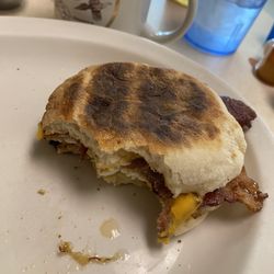 Breakfast sandwich