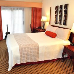 The Eagle Inn - Room 213. Deluxe King with fireplace and balcony