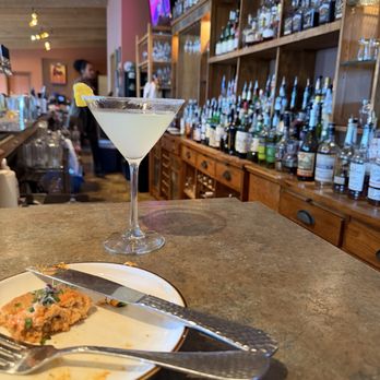 Madison Crossing Lounge - American Near Me - West Yellowstone, Montana
