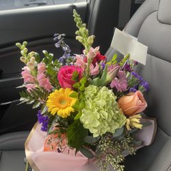Maguni Floral Boutique And Gift Shop - Beautiful colorful bday bouquet