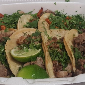 Tacos Chilo Estilo Chilango - Tacos de Pollo y Suadero...Muy riquisimos pero son tacos muy chicos hechas con las tortillas chiquitas...se miran grandes pero no son! - Tacos Near Me - Dallas, Texas Tacos Chilo Estilo Chilango - Tacos de Pollo y Suadero...Muy riquisimos pero son tacos muy chicos hechas con las tortillas chiquitas...se miran grandes pero no son! - Tacos Near Me - Dallas, Texas