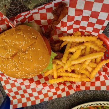 59er Diner - Mushroom Swiss burger. Meh... the Swiss cheese was not melted. Average burger at best. - Diners Near Me - Leavenworth, Washington 59er Diner - Mushroom Swiss burger. Meh... the Swiss cheese was not melted. Average burger at best. - Diners Near Me - Leavenworth, Washington