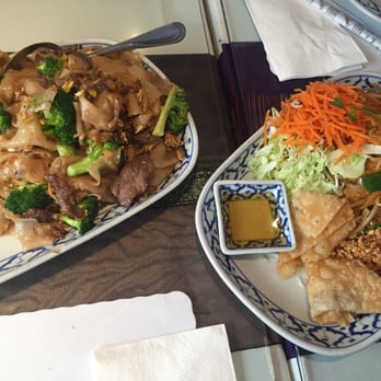 President Thai - Lunch Special: pad see ew and pad thai - Thai Near Me - Pasadena, California