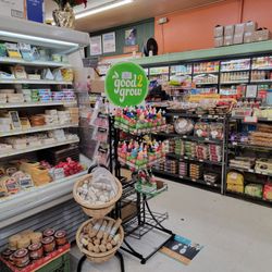 Santa Venetia Super Market