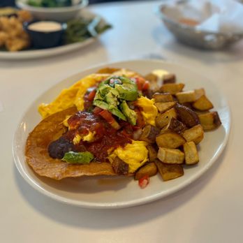 Luckys Cafe - Juevos Rabcheros - American Near Me - Dallas, Texas
