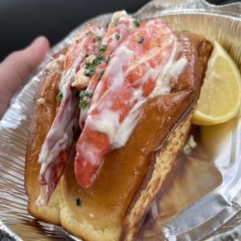 Slapfish - Traditional Lobster Roll - Seafood Near Me - Indianapolis, Indiana