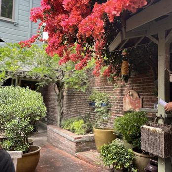 La Note - The veranda in the back patio - French Near Me - Berkeley, California