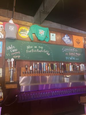 Uptown Pubhouse by null