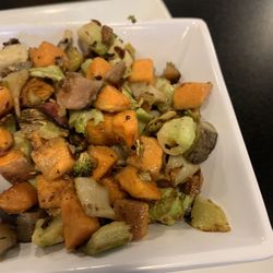 Dac's Smokehouse Morton - Side Roasted veggie cubes