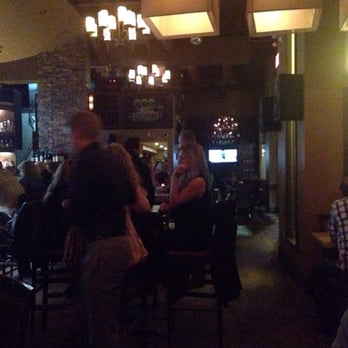 Twist Kitchen & Cocktail - Nice ambiance - Beer, Wine & Spirits Near Me - Collingwood, Ontario