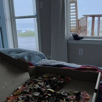 Delgada Pizza - Room with a view. Pizza by the ocean.  so good. - Pizza Near Me - Whitethorn, California