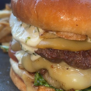 Bronzeville Winery - Burger - New American Near Me - Chicago, Illinois