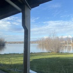 E Lu Fa Restaurant - View of the lake from my booth