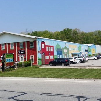 Big Hoffas - restaurant with patio in the front and antique shop in the back - Barbeque Near Me - Westfield, Indiana