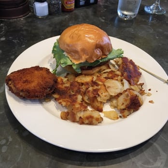 Iron Rooster - BLT with home fries - American Near Me - Baltimore, Maryland Iron Rooster - BLT with home fries - American Near Me - Baltimore, Maryland