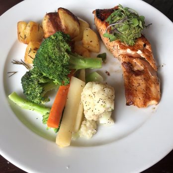 Bodega Malbec - Salmon Con Salsa Verde - Argentine Near Me - Toluca Lake, California Bodega Malbec - Salmon Con Salsa Verde - Argentine Near Me - Toluca Lake, California