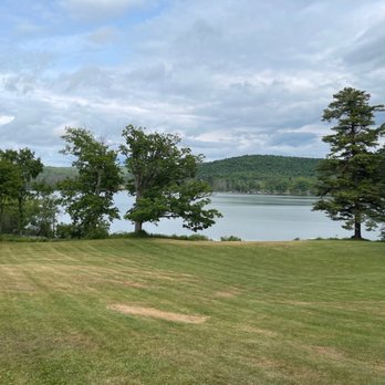 Fontainebleau Inn - Bed & Breakfast Near Me - Alpine, New York