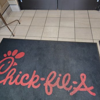 Chick-fil-A - ows the entrance to a restaurant - Fast Food Near Me - Pembroke Pines, Florida