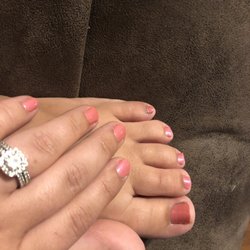 Glamour Nails - Mani pedi $35