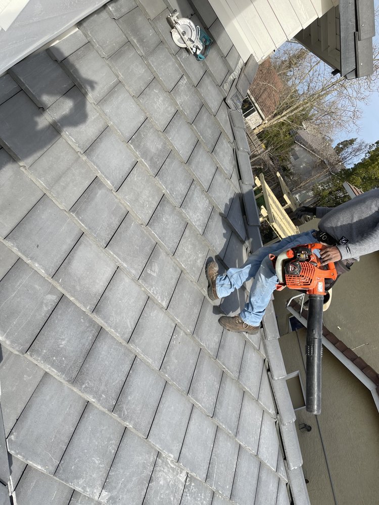 Slide of Noriega Roofing