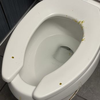 Marshalls - Loo #2.  Emeryville Marshalls    Nov 7, 2025. Disgusting - Department Stores Near Me - Emeryville, California