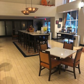 Hampton Inn & Suites Ocala - Breakfast area - Hotels Near Me - Ocala, Florida Hampton Inn & Suites Ocala - Breakfast area - Hotels Near Me - Ocala, Florida