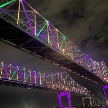 Paddlewheeler Creole Queen - Bridge - Cajun/Creole Near Me - New Orleans, Louisiana