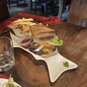 El Pescador - Beef burger - Seafood Near Me - Fajardo, Puerto Rico El Pescador - Beef burger - Seafood Near Me - Fajardo, Puerto Rico