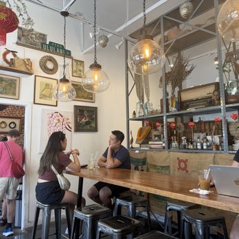 Po’ai By Pono Potions - Photo 3: Interior - Cafes Near Me - Honolulu, Hawaii Po’ai By Pono Potions - Photo 3: Interior - Cafes Near Me - Honolulu, Hawaii