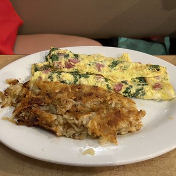 Mark Twain Diner Restaurant - Diners Near Me - Union, New Jersey