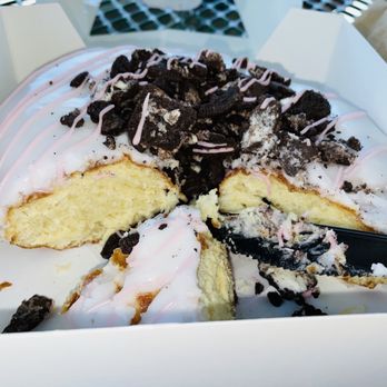 Universal Studios Hollywood - Oreo Large Lad Donut - Amusement Parks Near Me - Universal City, California Universal Studios Hollywood - Oreo Large Lad Donut - Amusement Parks Near Me - Universal City, California