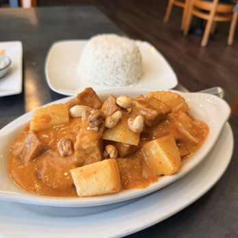 Bangkok Cafe - Mussaman Curry - Cafes Near Me - St. Louis, Missouri Bangkok Cafe - Mussaman Curry - Cafes Near Me - St. Louis, Missouri