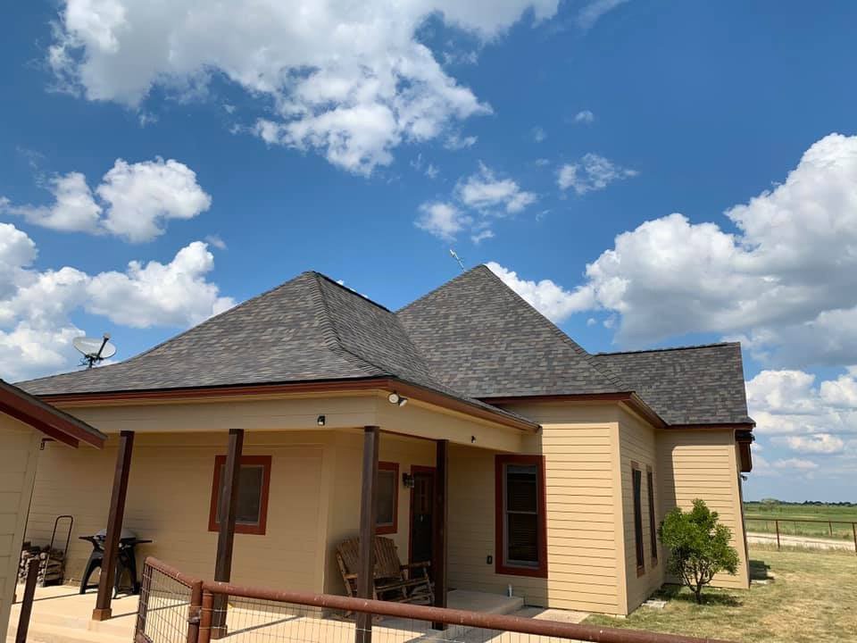 Slide of D&D Contracting