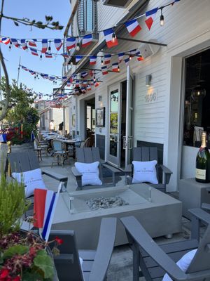 Petite Left Bank by null