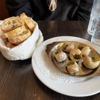 Le P'tit Bistro - Brasseries Near Me - Paris, 75 Le P'tit Bistro - Brasseries Near Me - Paris, 75