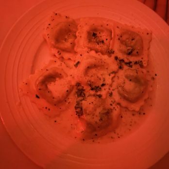 Lola's Bistro - Ravioli appetizer - Italian Near Me - Key West, Florida Lola's Bistro - Ravioli appetizer - Italian Near Me - Key West, Florida
