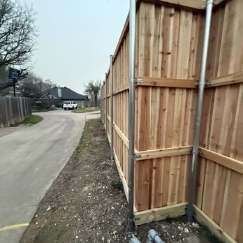 Mota Fence - New 8ft cedar board-on-board cedar fence - Fences & Gates Near Me Mota Fence - New 8ft cedar board-on-board cedar fence - Fences & Gates Near Me