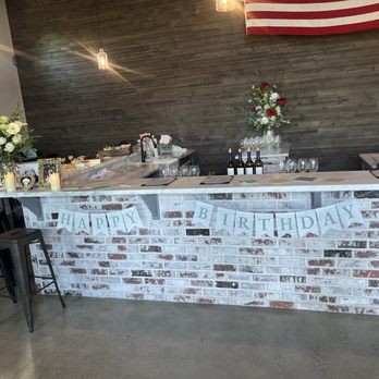 Block 21 Winery - Bar - Wineries Near Me - Lodi, California