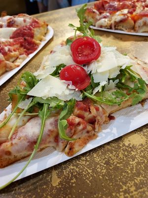 Spontini by null