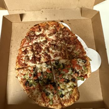Boss' Pizza & Chicken - Pizza Near Me - Urbandale, Iowa