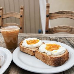 Bica - Ricotta tartine
