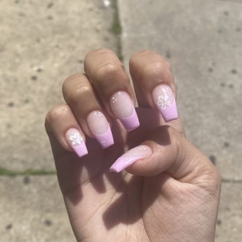 Halo nail spa - Nail Salons Near Me - Laurelton, New York