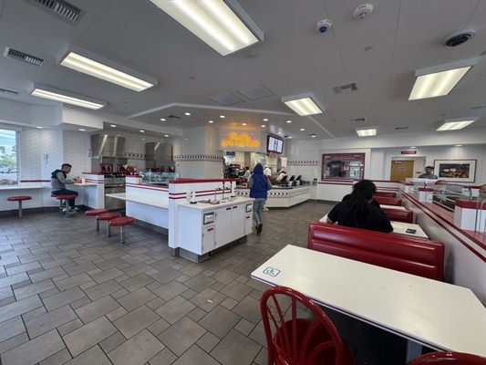 In-N-Out Burger by null