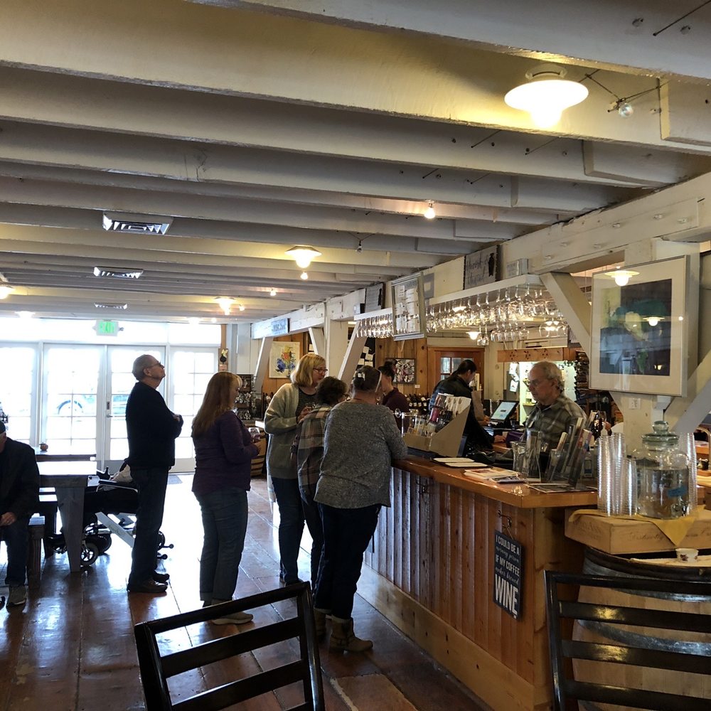 RoxyAnn Winery - Tasting room - Wineries Near Me - Medford, Oregon RoxyAnn Winery - Tasting room - Wineries Near Me - Medford, Oregon