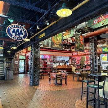 PORTILLO’S CHICAGO - CANAL AND TAYLOR - Updated January 2026 - 945 ...