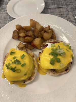 Claude's Restaurant at the Southampton Inn by null